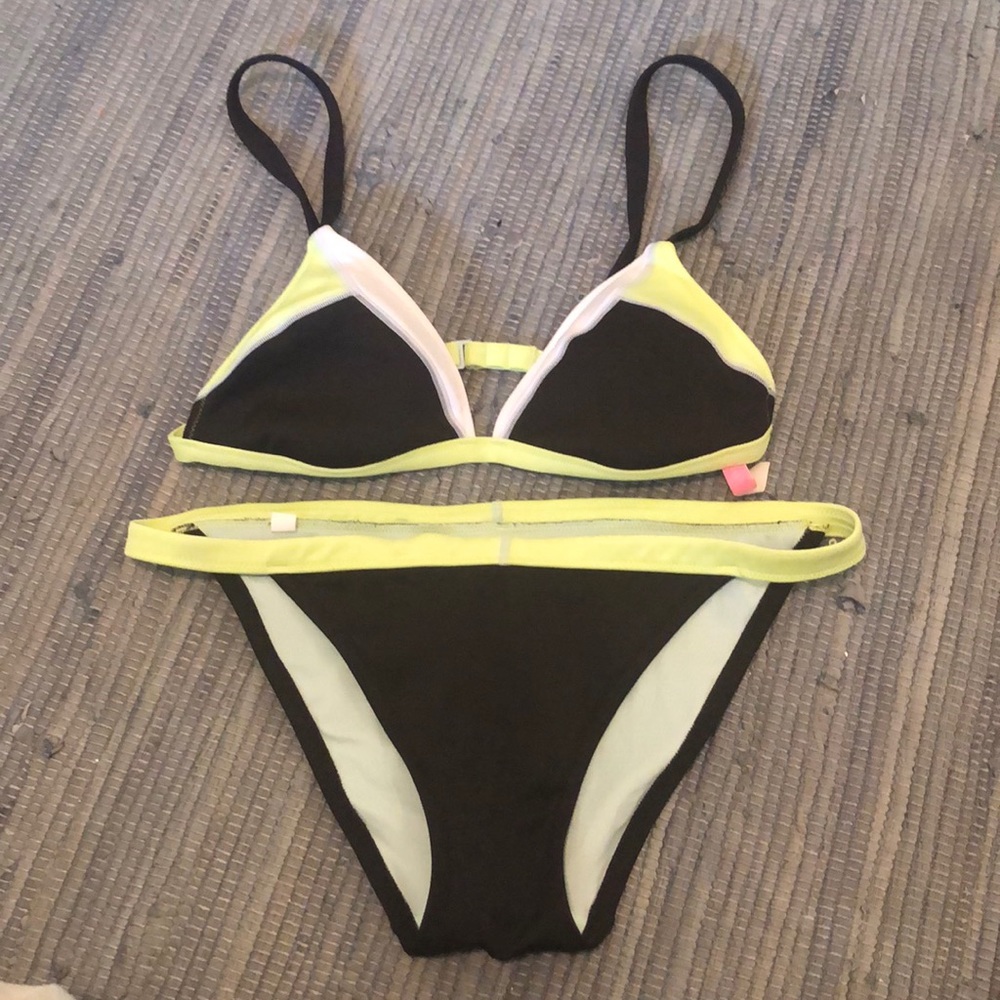 VS bikini
